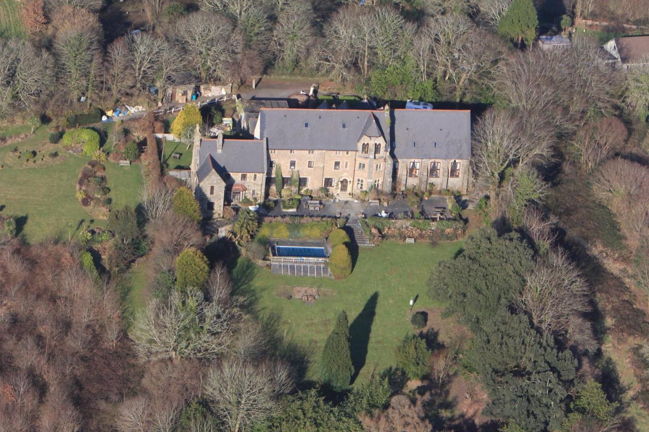 Peregrine Hall Lostwithiel Exterior photo